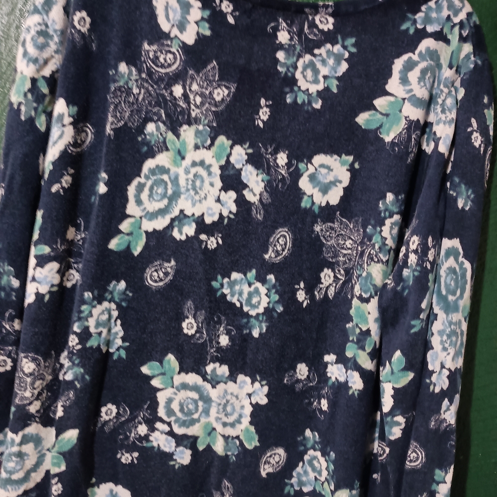Basic Editions L/S Navy Floral Top - Picture 3 of 8